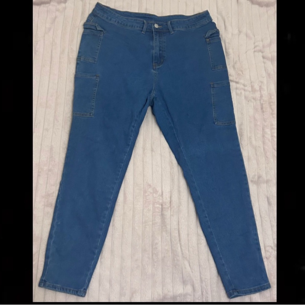 ✨SHEIN EZwear Plus Size Slim-Fit Cargo Denim Pants✨